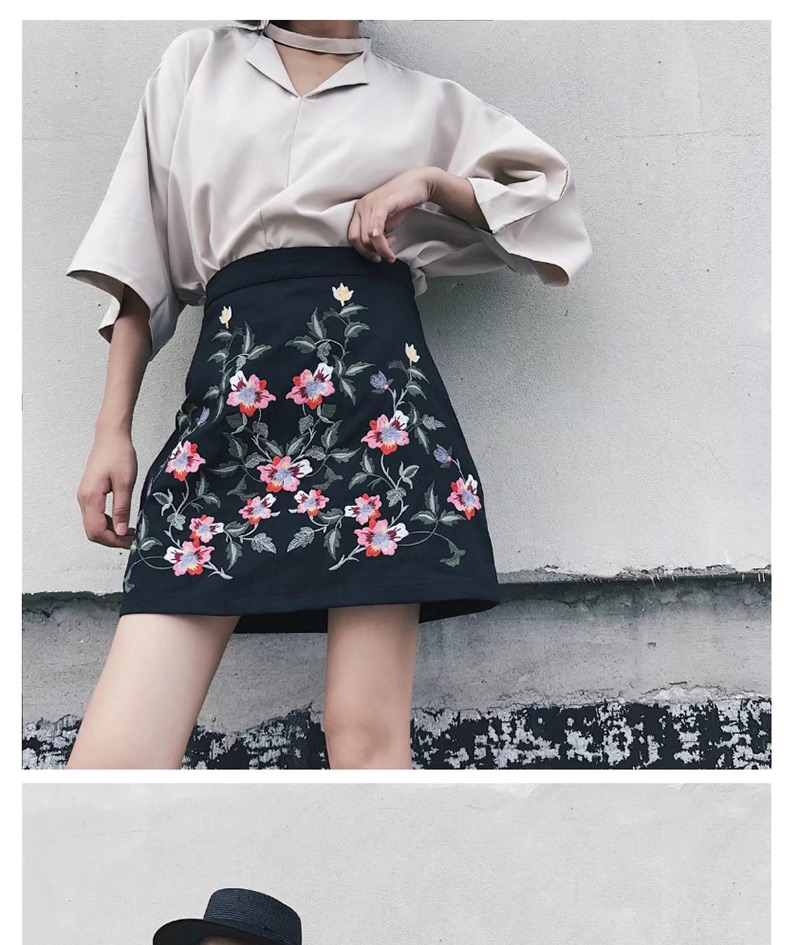 Vintage Black Embroidery Flower Decorated Skirt,Skirts