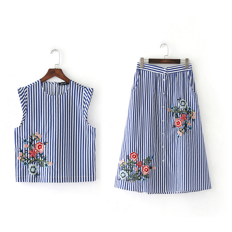 Fashion Blue Embroidery Flower Decorated Vest,Tank Tops & Camis
