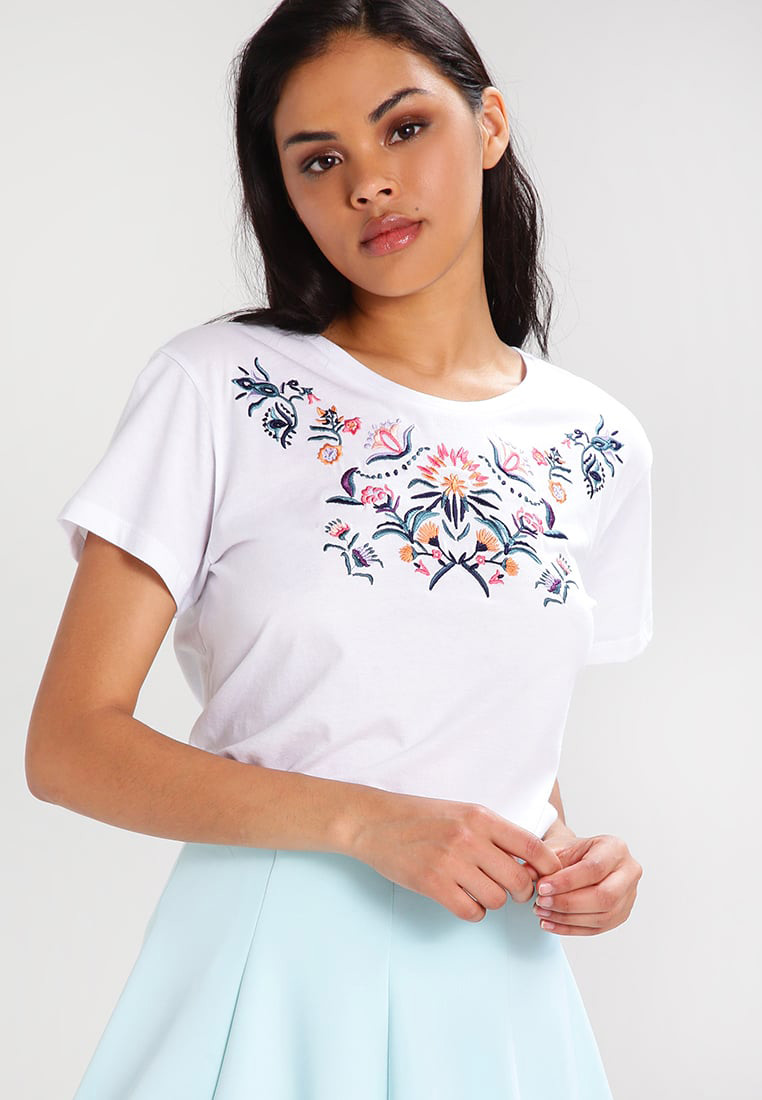 Fashion White Embroidery Flower Decorated T-shirt,Tank Tops & Camis