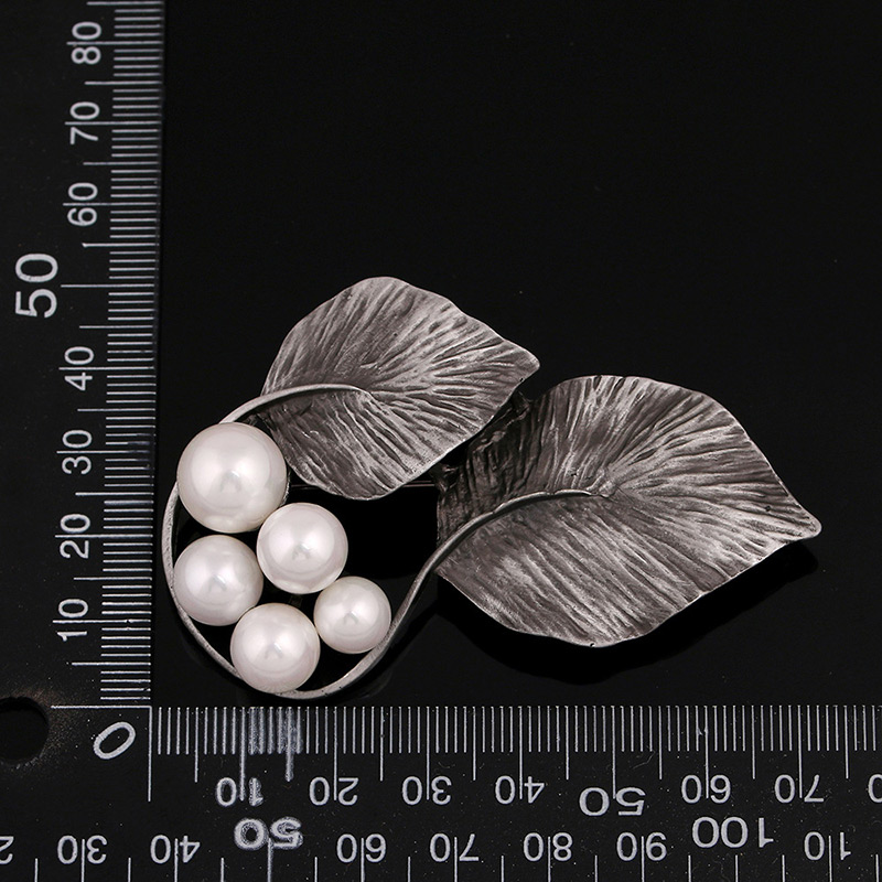 Elegant White Leaf Shape Decorated Brooch,Korean Brooches