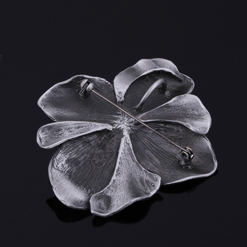 Elegant Gray Metal Folwer Decorated Brooch,Korean Brooches
