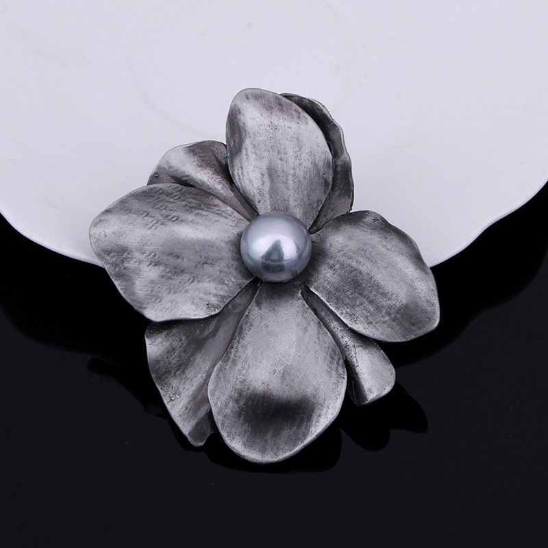 Elegant Gray Metal Folwer Decorated Brooch,Korean Brooches