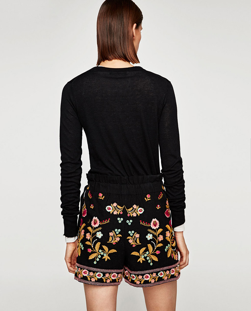 Fahsion Multi-color Embroidery Flower Decorated Shorts,Shorts