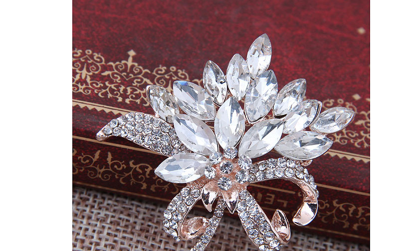 Elegant White Oval Shape Diamond Decorated Brooch,Korean Brooches