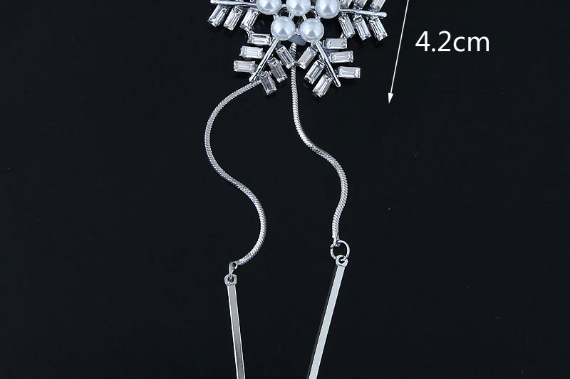 Elegant White Snowflake Shape Decorated Necklace,Multi Strand Necklaces