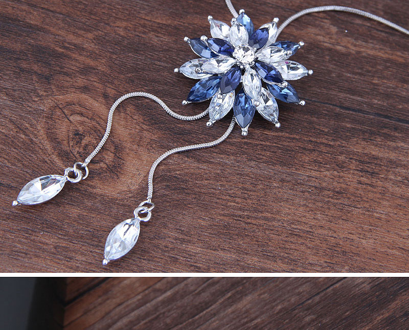 Elegant White Flower Shape Decorated Necklace,Multi Strand Necklaces