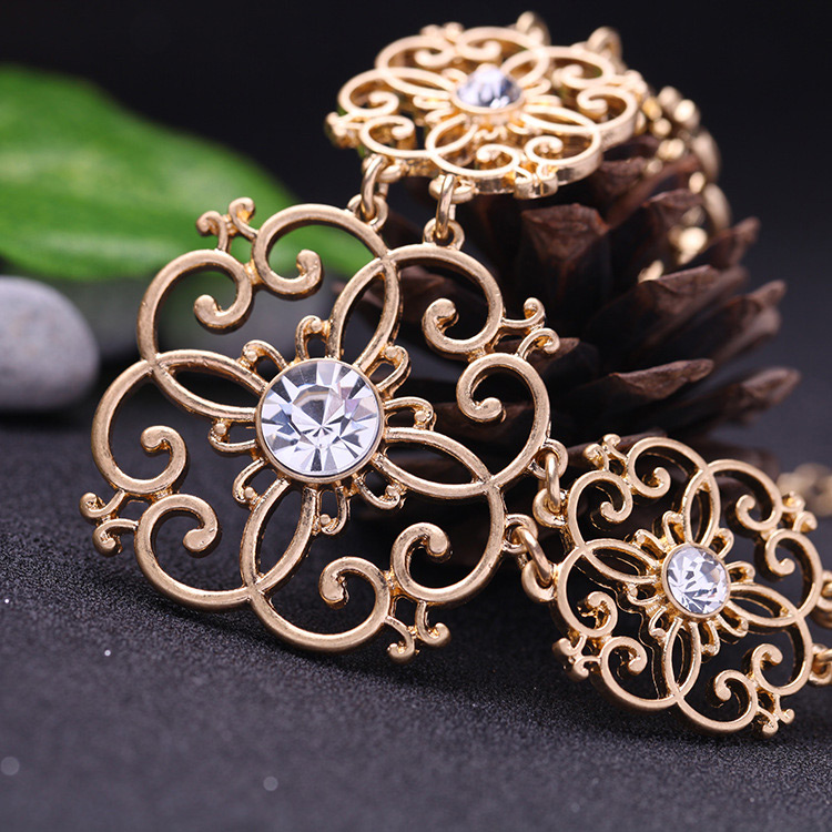 Vintage Gold Color Flower Shape Design Hollow Out Necklace,Bib Necklaces