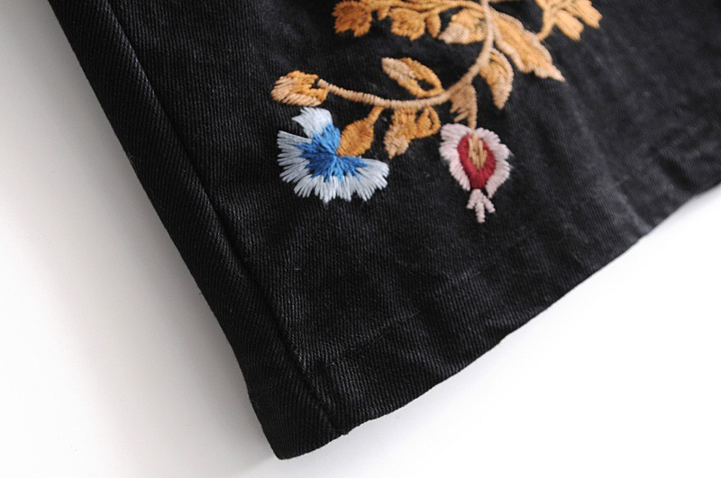 Fashion Black Embroidered Flower Decorated Skirt,Skirts