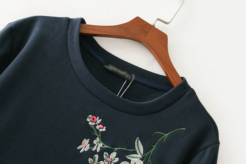 Fashion Navy Embroidery Flower Decorated Round Neckline Hoodie,Tank Tops & Camis