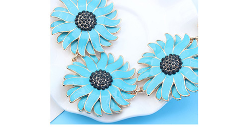 Fashion Blue Daisy Shape Decorated Pure Color Necklace,Pendants