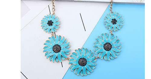 Vintage Yellow Daisy Shape Decorated Pure Color Necklace,Bib Necklaces