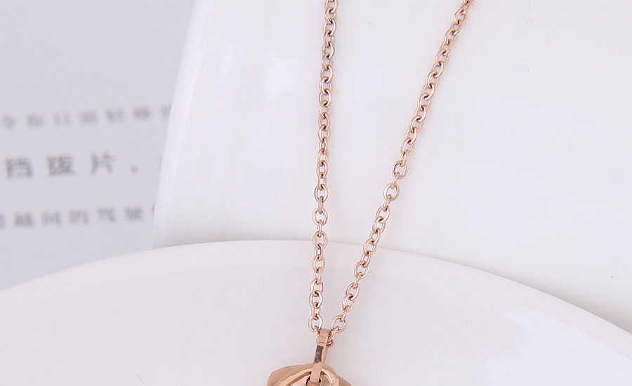 Elegant Rose Gold Heart Shape Pendant Decorated Necklace,Necklaces