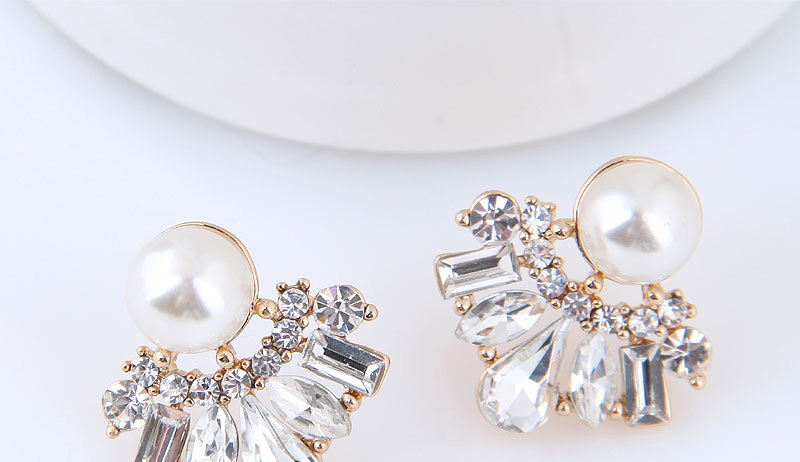 Elegant White Geometric Shape Diamond Decorated Earrings,Stud Earrings