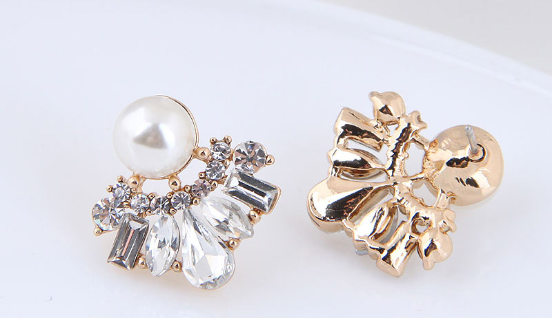 Elegant White Geometric Shape Diamond Decorated Earrings,Stud Earrings