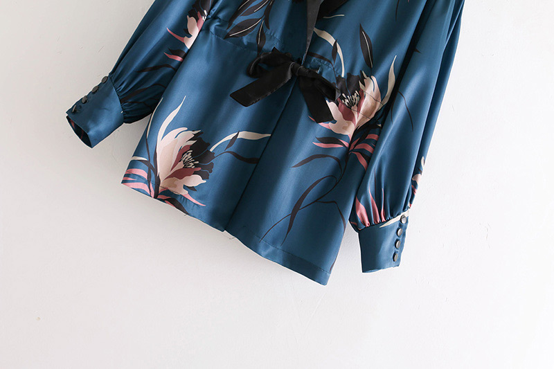Fashion Light Blue Flowers Decorated V Neckline Kimono,Coat-Jacket