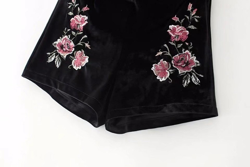 Fashion Balck Flower Shape Decorated Shorts,Skirts