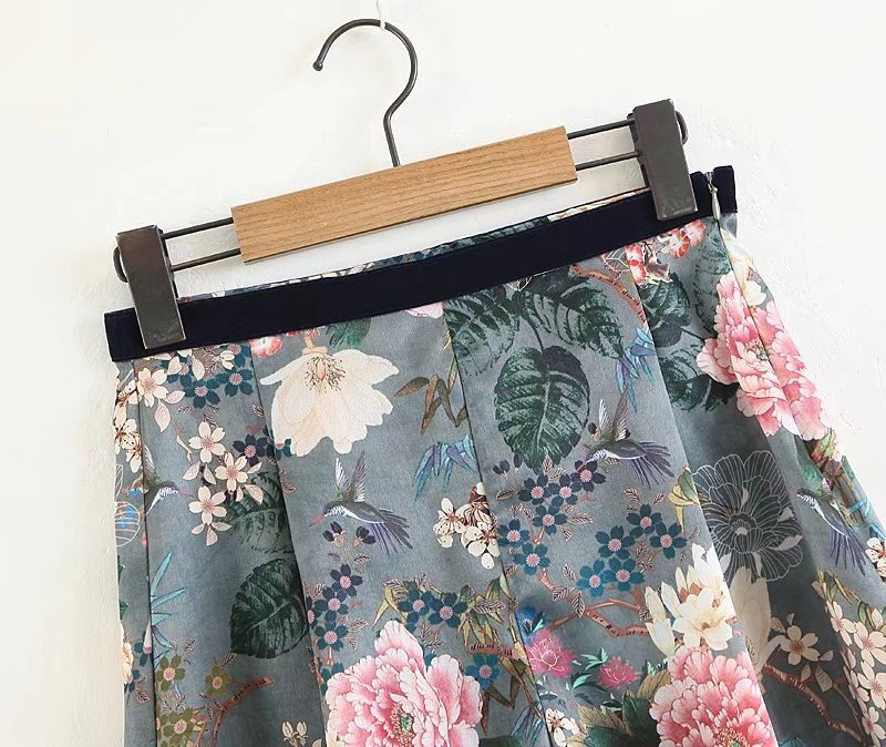Fashion Blue Flowers Pattern Decorated Simple Shorts,Shorts
