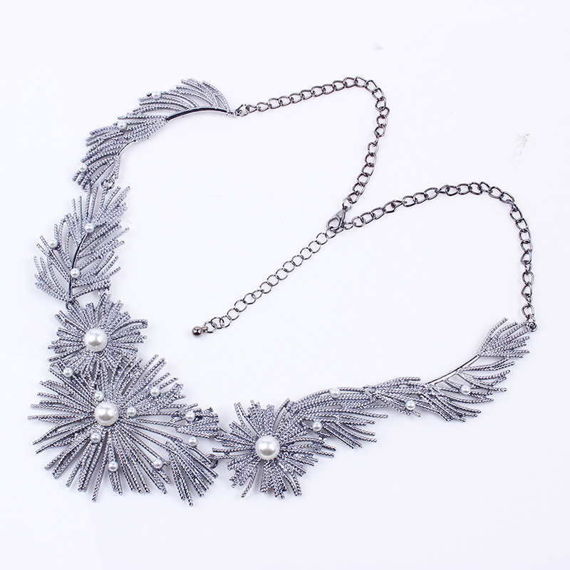 Fashion Gray Flower Shape Decorated Necklace,Bib Necklaces