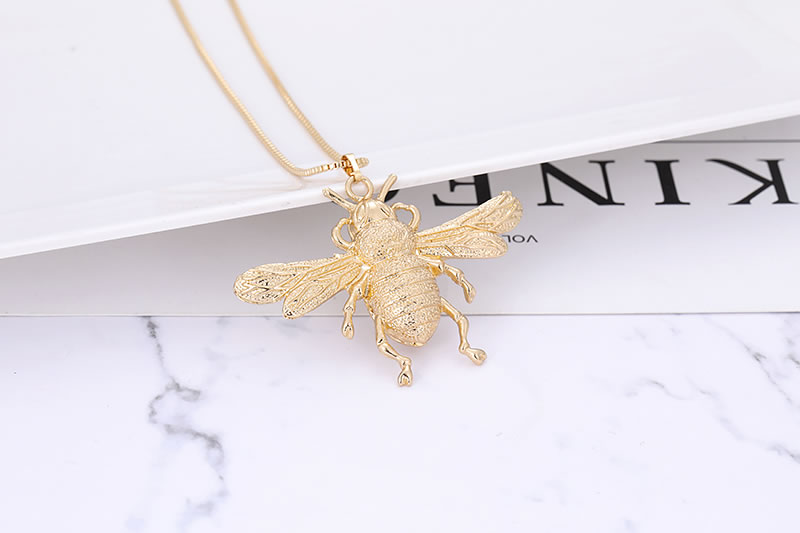 Elegant Gold Color Bee Pendant Decorated Pure Color Necklace,Necklaces