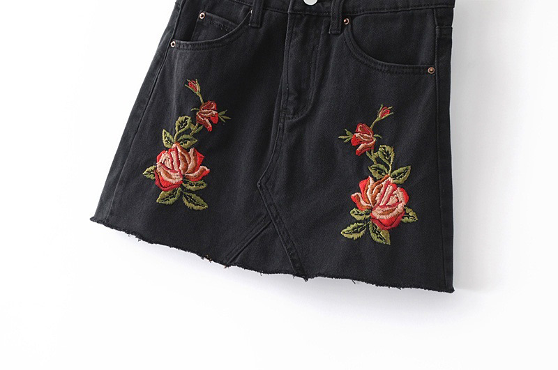 Fashion Black Embroidery Flower Decorated Pants,Skirts