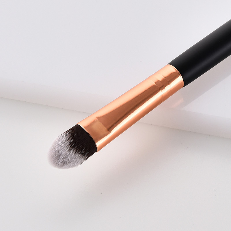 Fashion Black Flame Shape Design Concealer Brush(1pc),Beauty tools