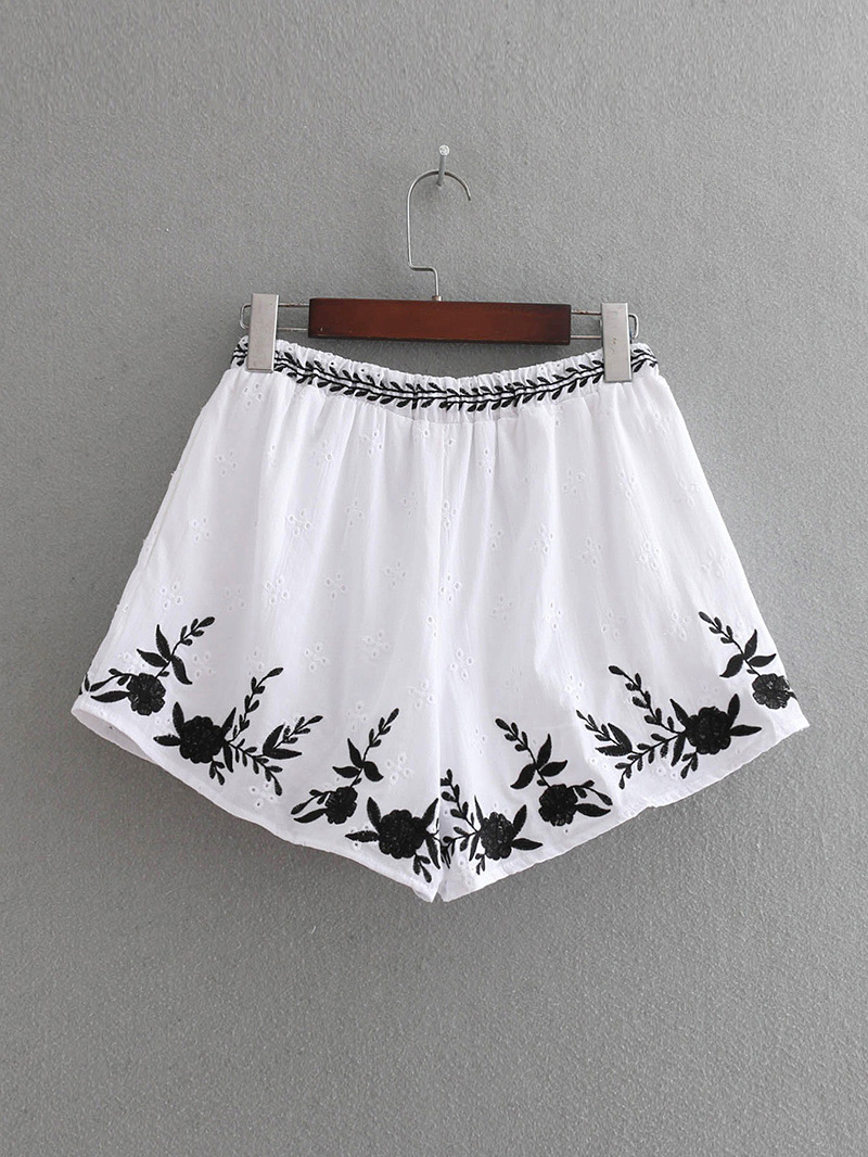 Fashion White Flower Pattern Decorated Pants,Shorts
