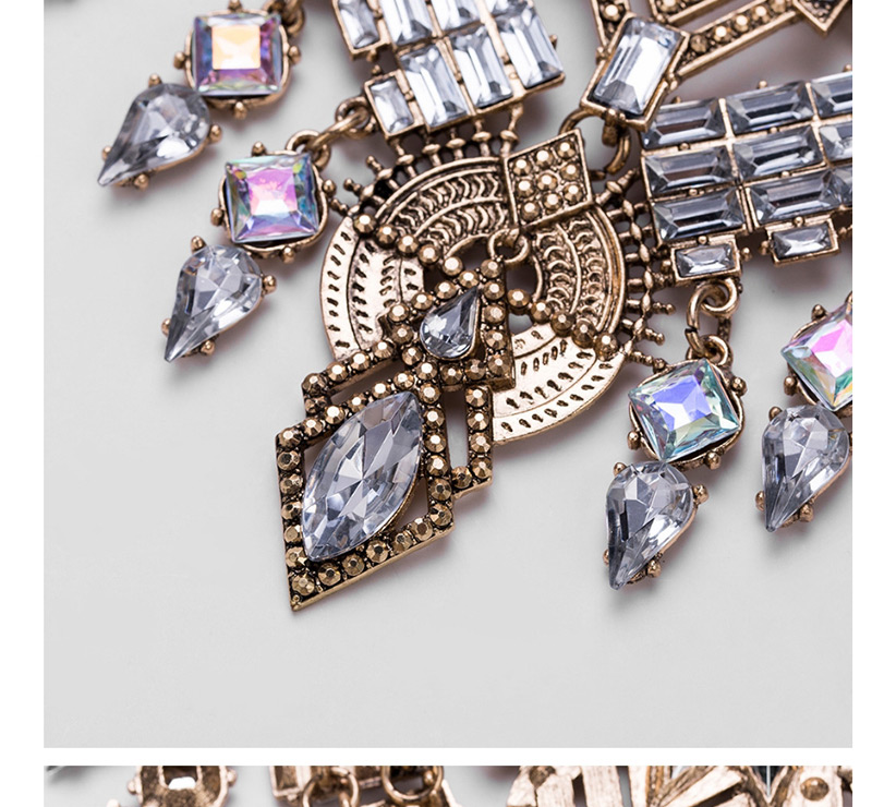 Elegant Gold Color Square Shape Diamond Decorated Necklace,Bib Necklaces