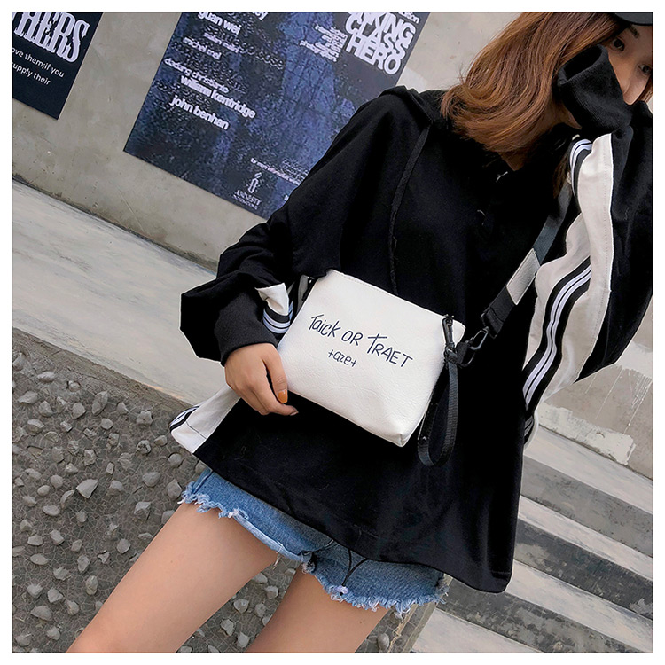 Fashion Gun Black Letter Pattern Design Pure Color Bag,Shoulder bags