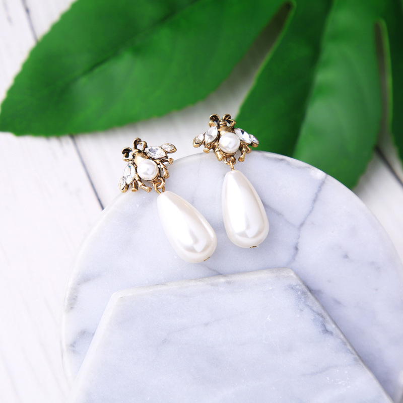 Vintage Gold Color Pearl&diamond Decorated Bee Shape Earrings,Stud Earrings
