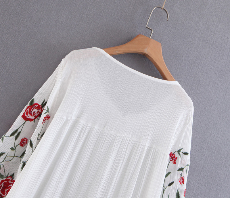 Fashion White Flowers Decorated Round Neckline Blouse,Tank Tops & Camis