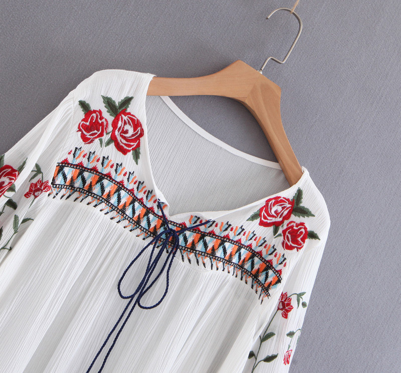 Fashion White Flowers Decorated Round Neckline Blouse,Tank Tops & Camis