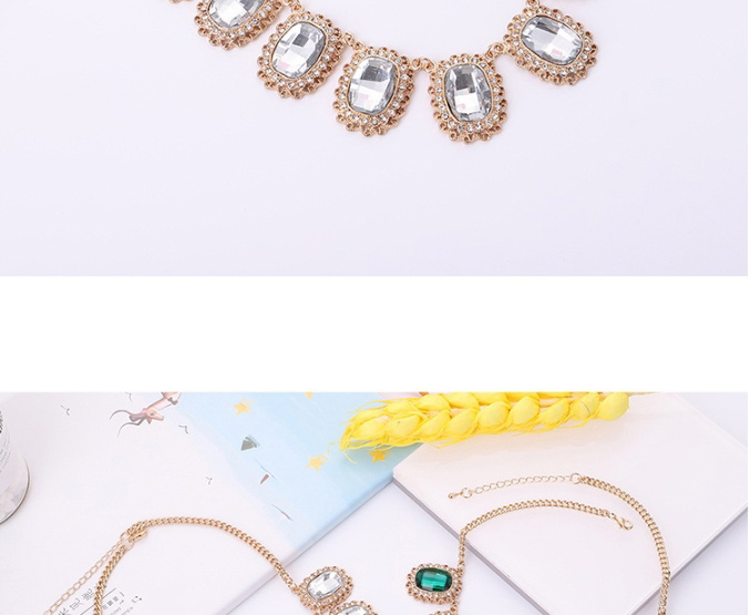 Elegant White Square Shape Diamond Decorated Necklace,Bib Necklaces