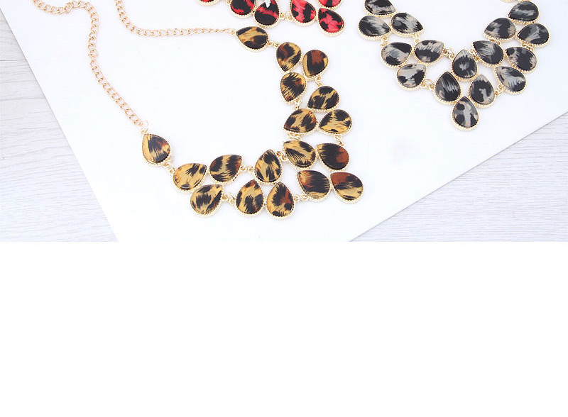 Elegant Light Brown Leopard Pattern Decorated Necklace,Bib Necklaces