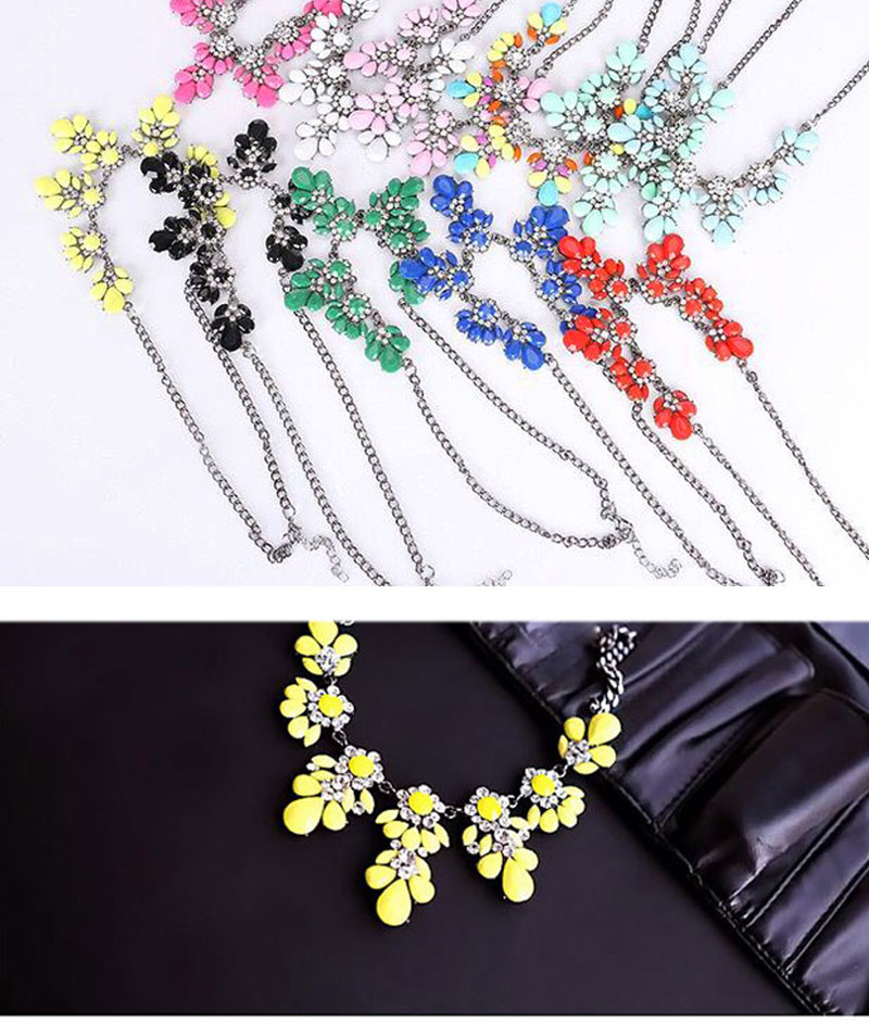 Fashion Blue Metal Flash Diamond Flower Necklace,Bib Necklaces