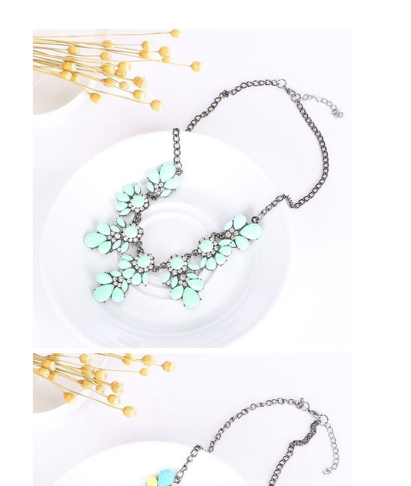 Fashion Blue Metal Flash Diamond Flower Necklace,Bib Necklaces