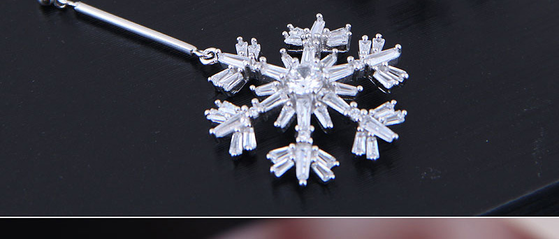 Fashion Silver Copper Micro-inlaid Zircon Snowflake Exaggerated Earrings,Drop Earrings