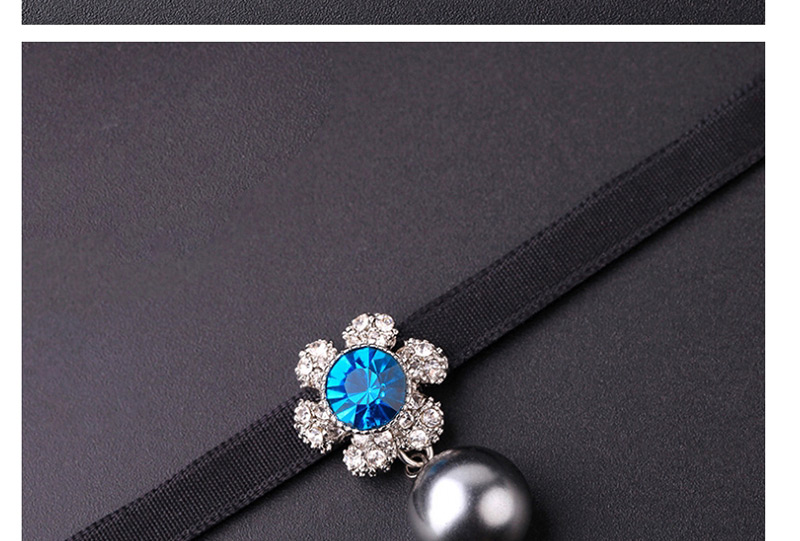 Fashion Black Velvet Flower And Diamond Necklace,Pendants