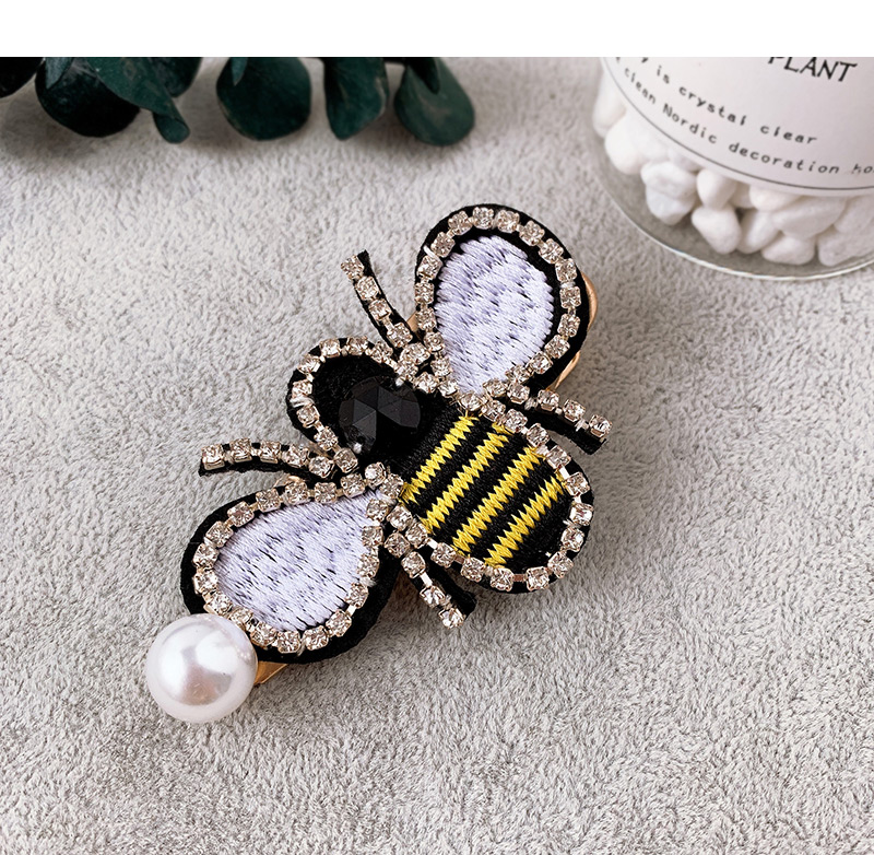 Fashion Color Pearl-studded Embroidery Bee Stud Hair Clip,Hairpins