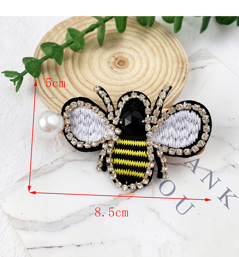 Fashion Color Pearl-studded Embroidery Bee Stud Hair Clip,Hairpins