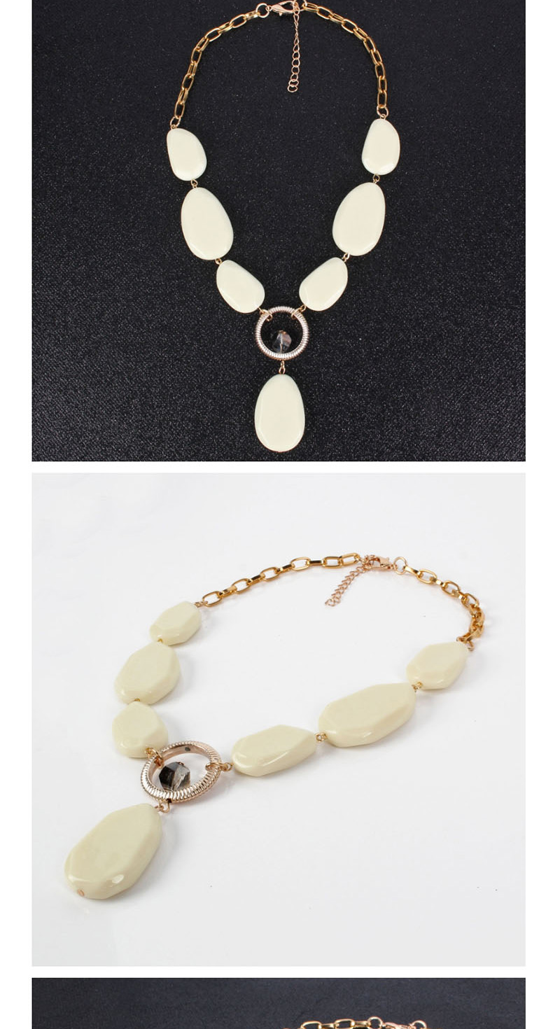 Fashion Creamy-white Single Layer Beaded Necklace,Pendants