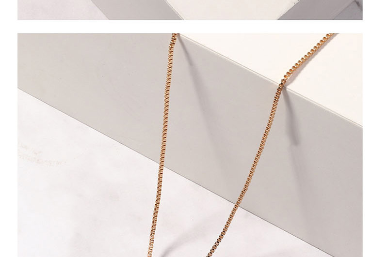 Fashion Square Gold Metal Portrait Single Layer Necklace,Pendants