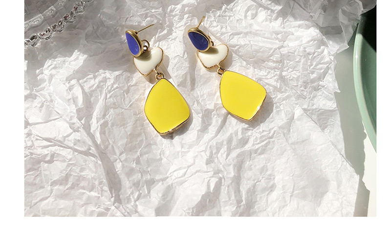 Fashion Yellow Geometric Contrast Asymmetric Earrings,Drop Earrings