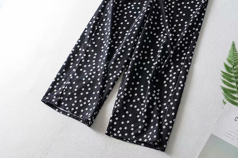 Fashion Black And White Polka Dot Flower Print V-neck Low-cut Jumpsuit,Pants