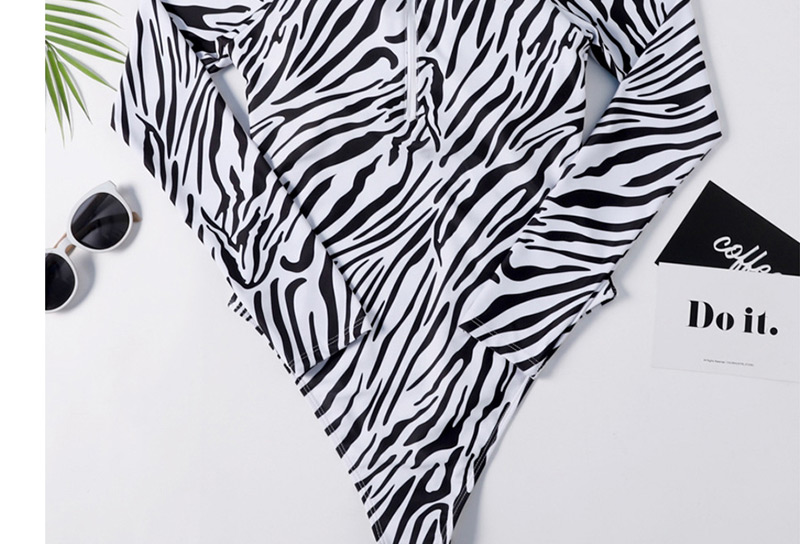 Fashion Black And White Striped Print One-piece Swimsuit,One Pieces