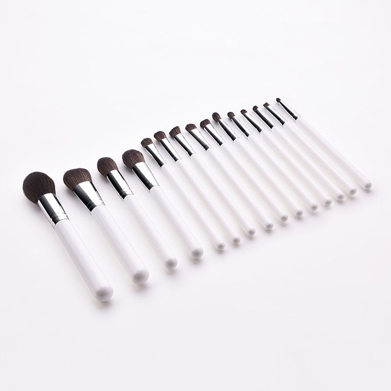 Fashion White Silver 15 Contrast Color Wooden Handle Makeup Brushes,Beauty tools