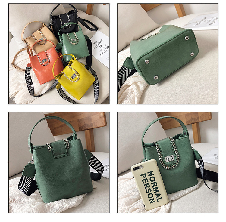 Fashion Khaki Chain Lock: Shoulder Bag: Shoulder Bag,Handbags