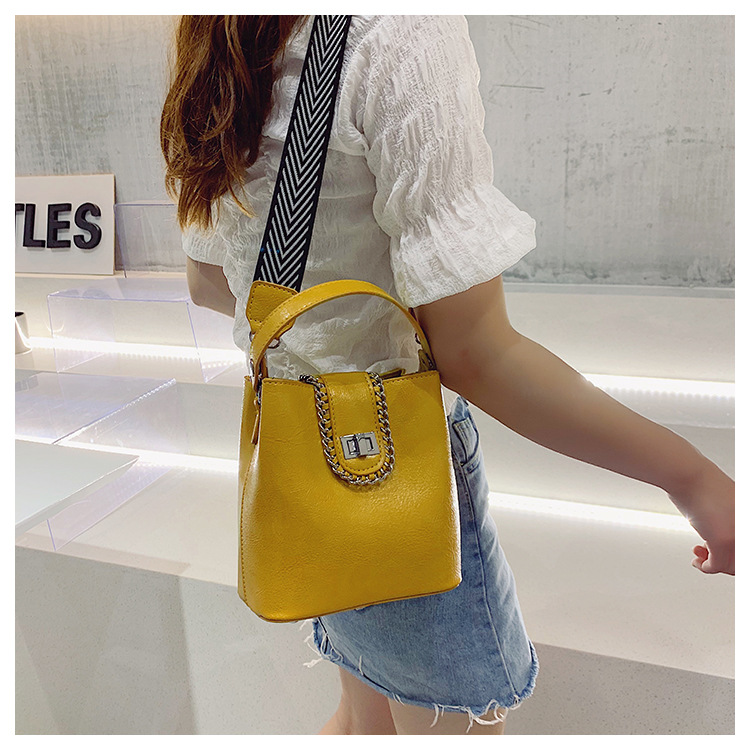 Fashion Yellow Chain Lock: Shoulder Bag: Shoulder Bag,Handbags