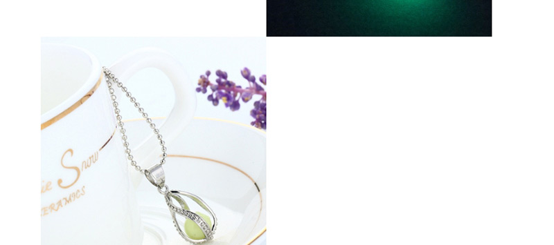Fashion Green Luminous Hollow Spiral Water Droplets Glowing Necklace,Pendants