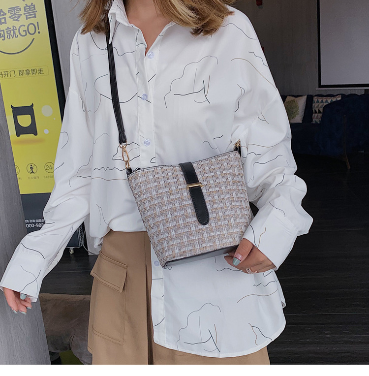 Fashion Yellow Straw Stitching Belt Buckle Shoulder Messenger Bag,Messenger bags