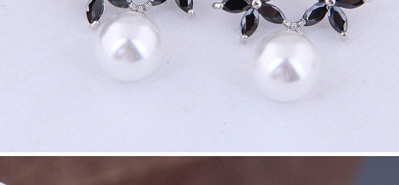 Fashion Silver Copper Micro Inlaid Zircon Petal Pearl Stud Earrings,Stud Earrings